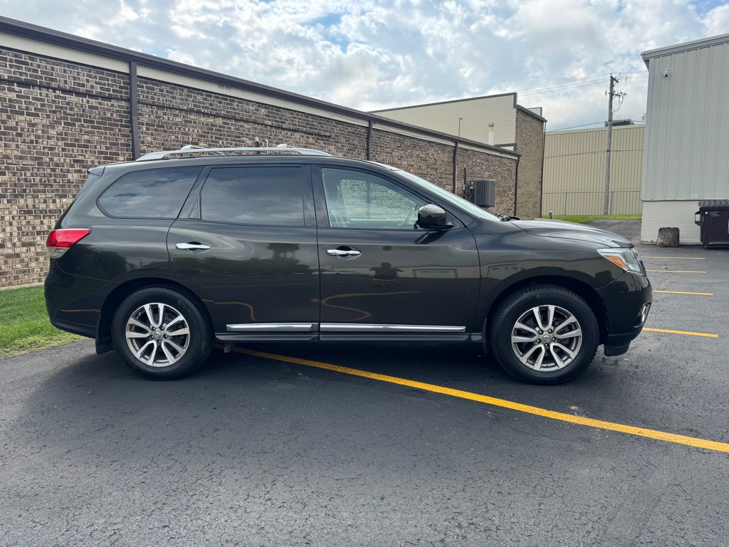 2015 Nissan Pathfinder Image 4