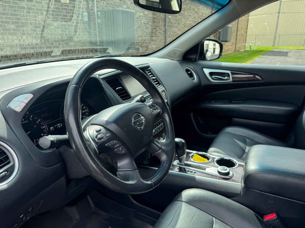 2015 Nissan Pathfinder Image 9