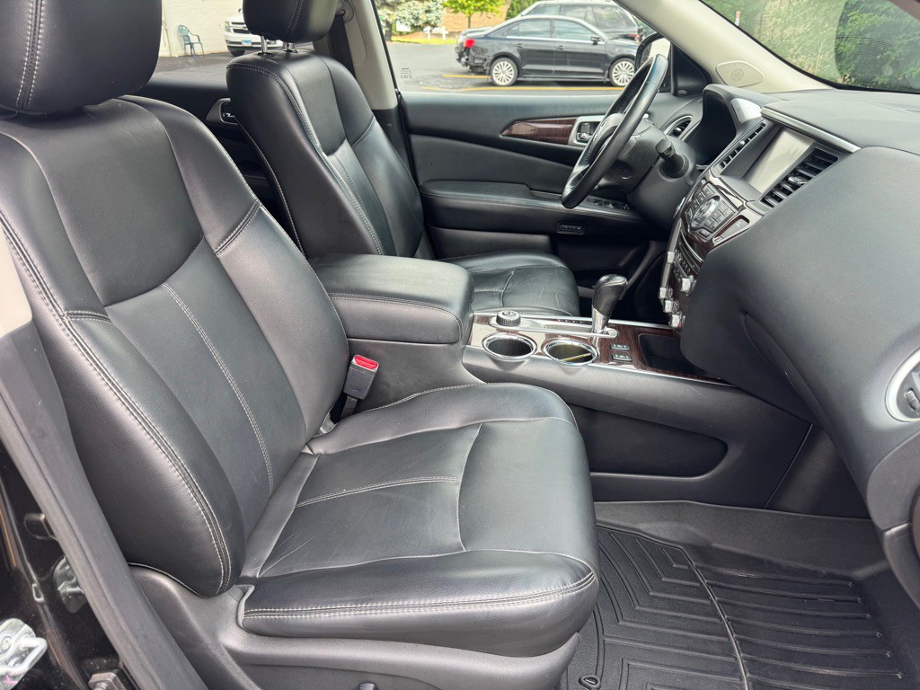 2015 Nissan Pathfinder Image 11
