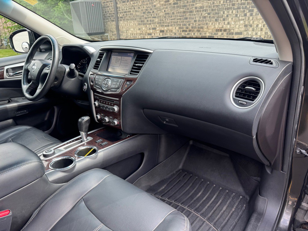 2015 Nissan Pathfinder Image 12