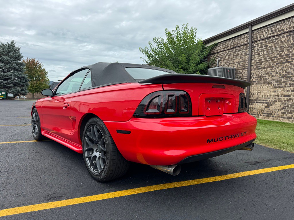 1998 Ford Mustang Image 8