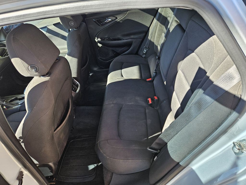 2018 Chevrolet Malibu Image 12