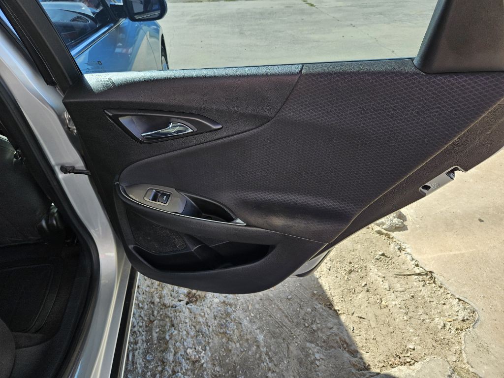 2018 Chevrolet Malibu Image 15