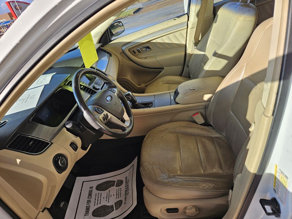 2015 Ford Taurus Image 10
