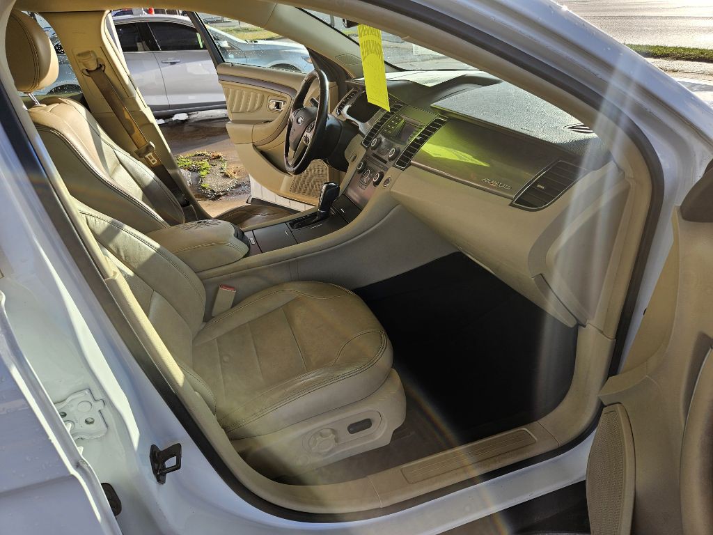 2015 Ford Taurus Image 14
