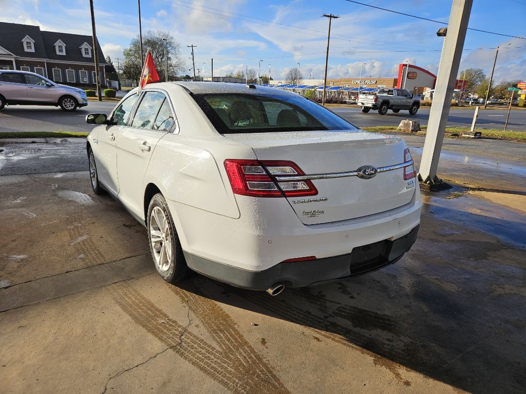2015 Ford Taurus Image 5