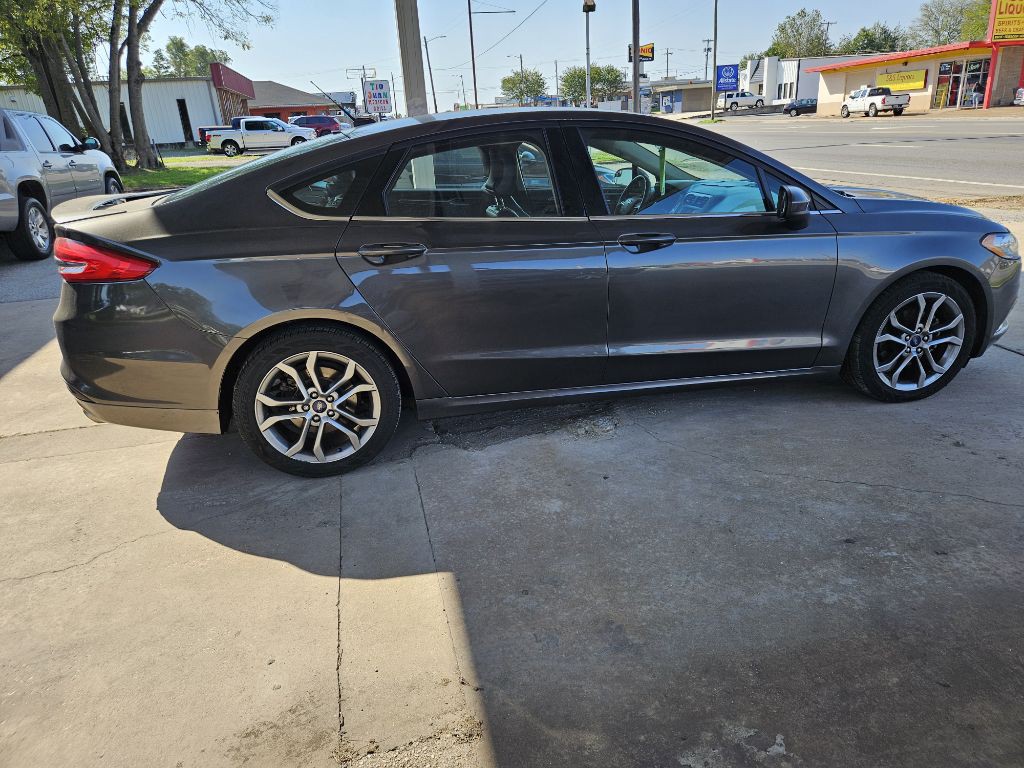 2017 Ford Fusion Image 2