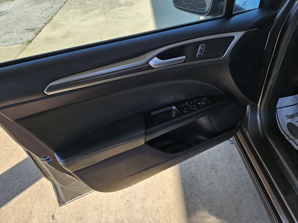 2017 Ford Fusion Image 10