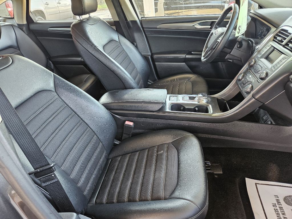 2017 Ford Fusion Image 11