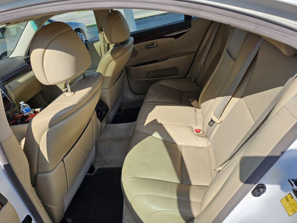 2009 Lexus LS Image 11
