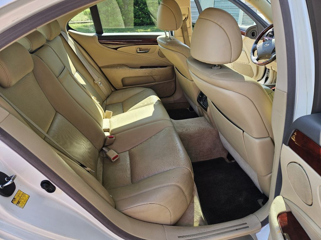 2009 Lexus LS Image 12