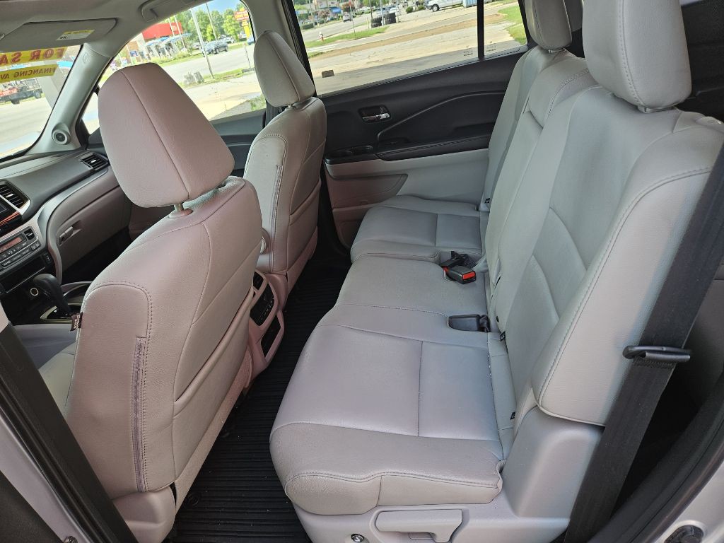 2017 Honda Pilot Image 11