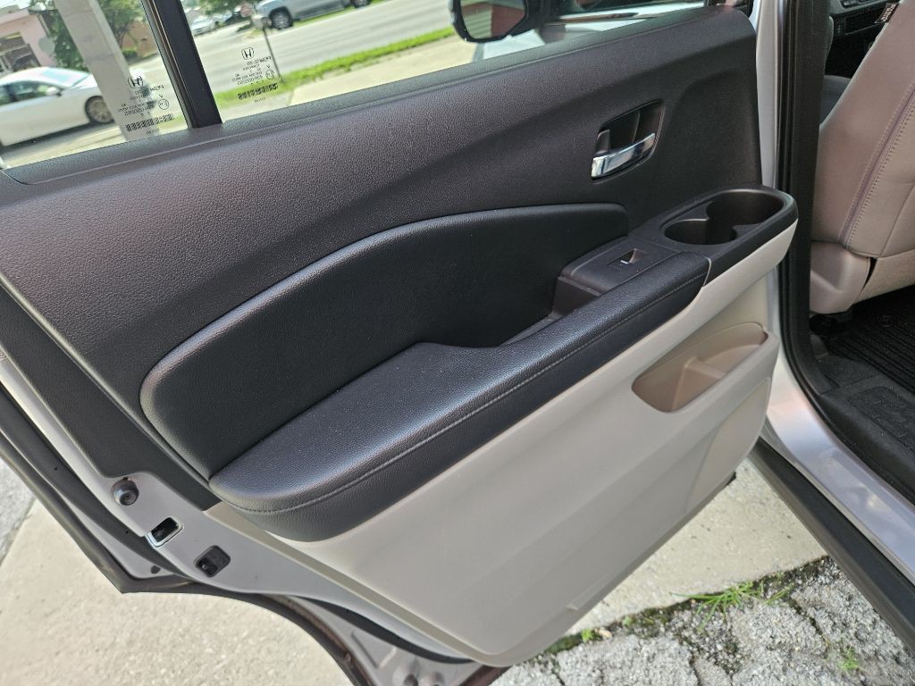 2017 Honda Pilot Image 12
