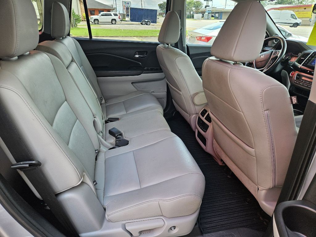 2017 Honda Pilot Image 13