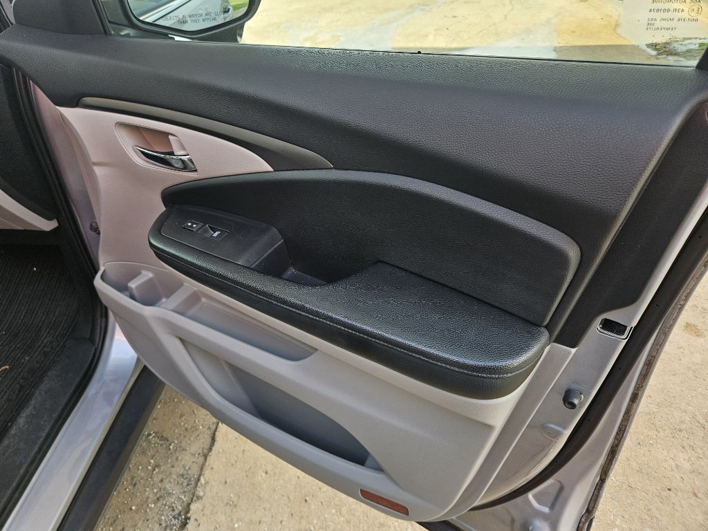 2017 Honda Pilot Image 17