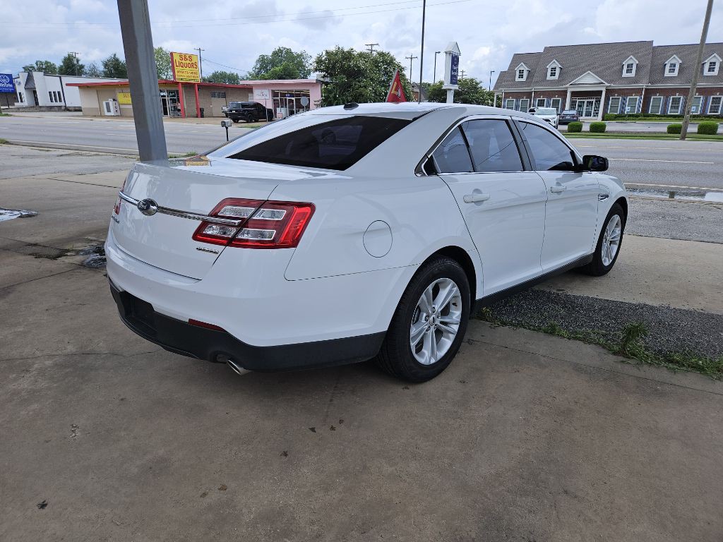 2018 Ford Taurus Image 5
