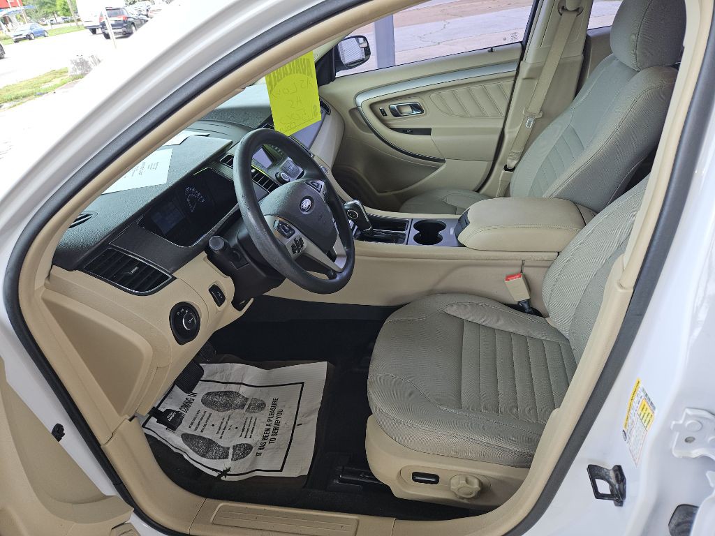2018 Ford Taurus Image 9