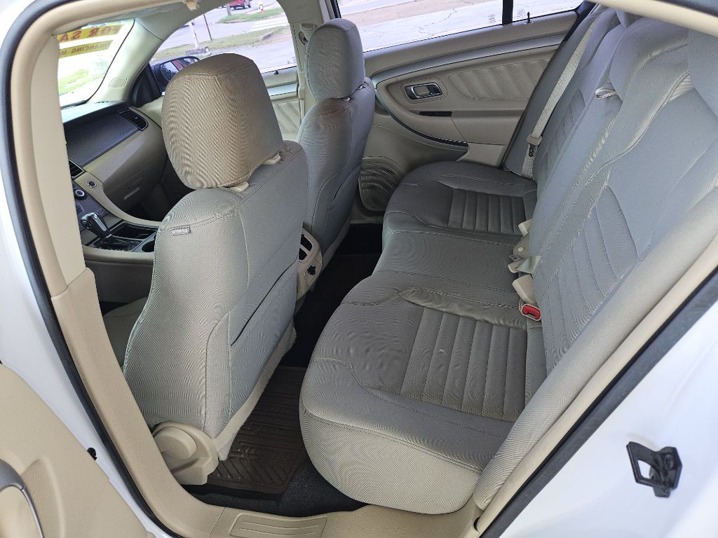 2018 Ford Taurus Image 10