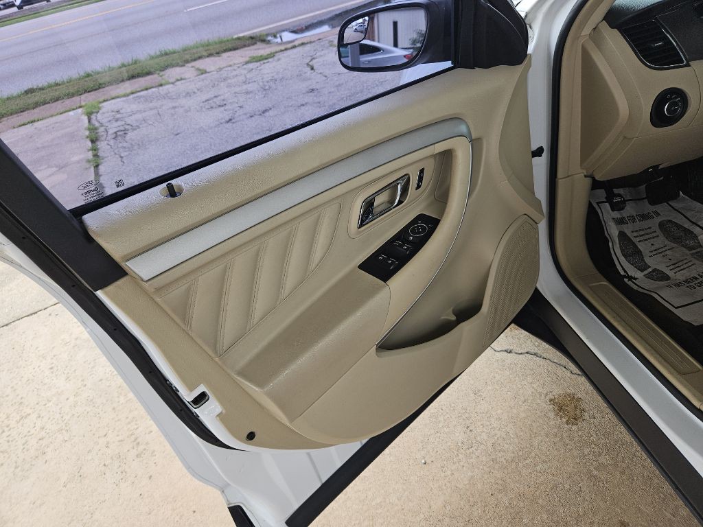 2018 Ford Taurus Image 11