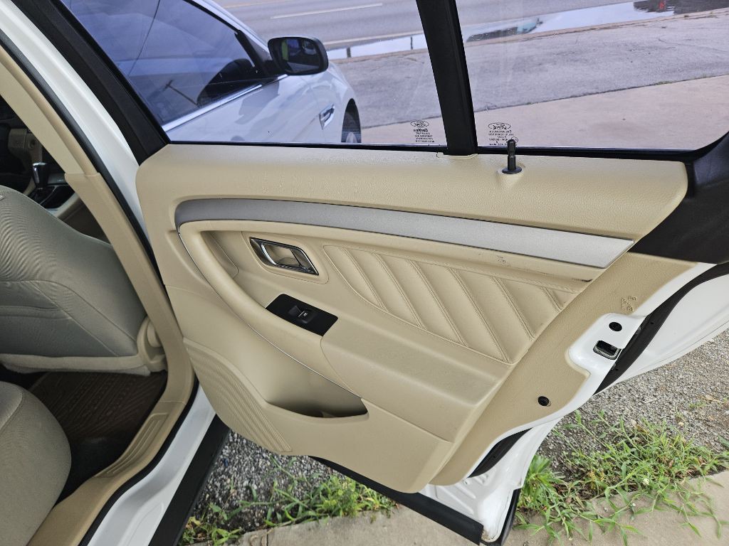 2018 Ford Taurus Image 14