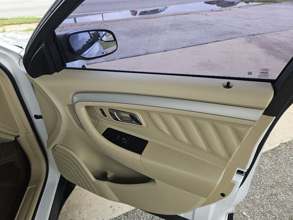 2018 Ford Taurus Image 16