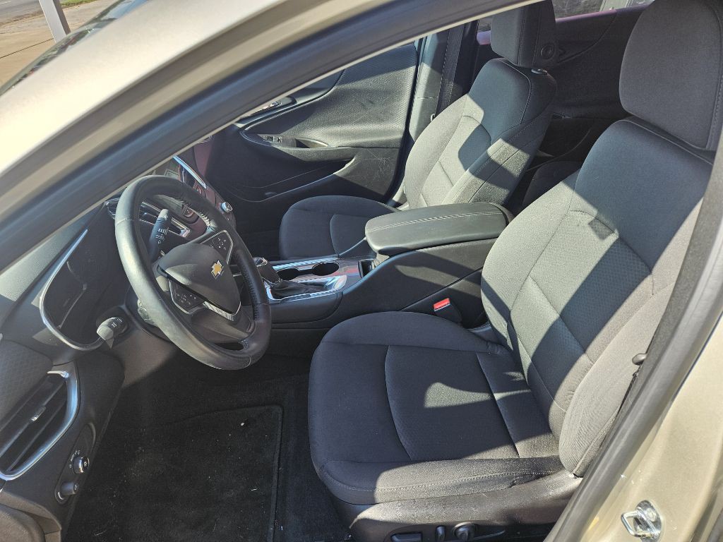 2016 Chevrolet Malibu Image 9