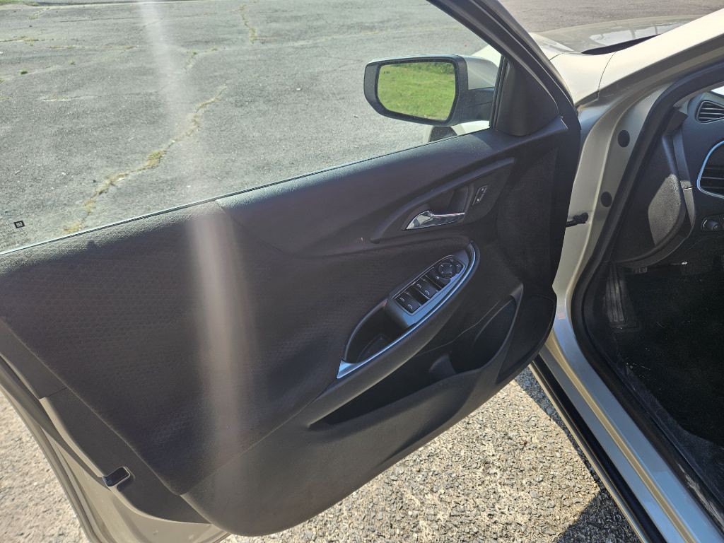 2016 Chevrolet Malibu Image 10