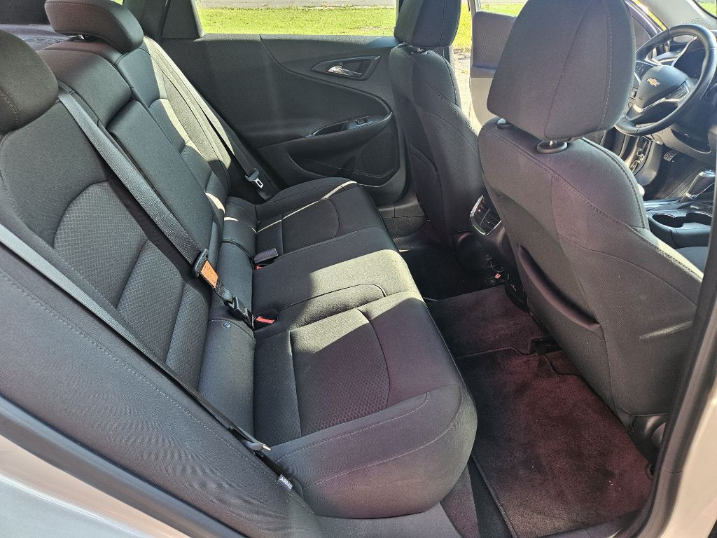 2016 Chevrolet Malibu Image 13