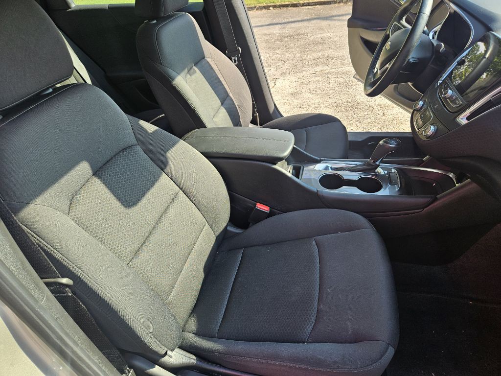 2016 Chevrolet Malibu Image 15