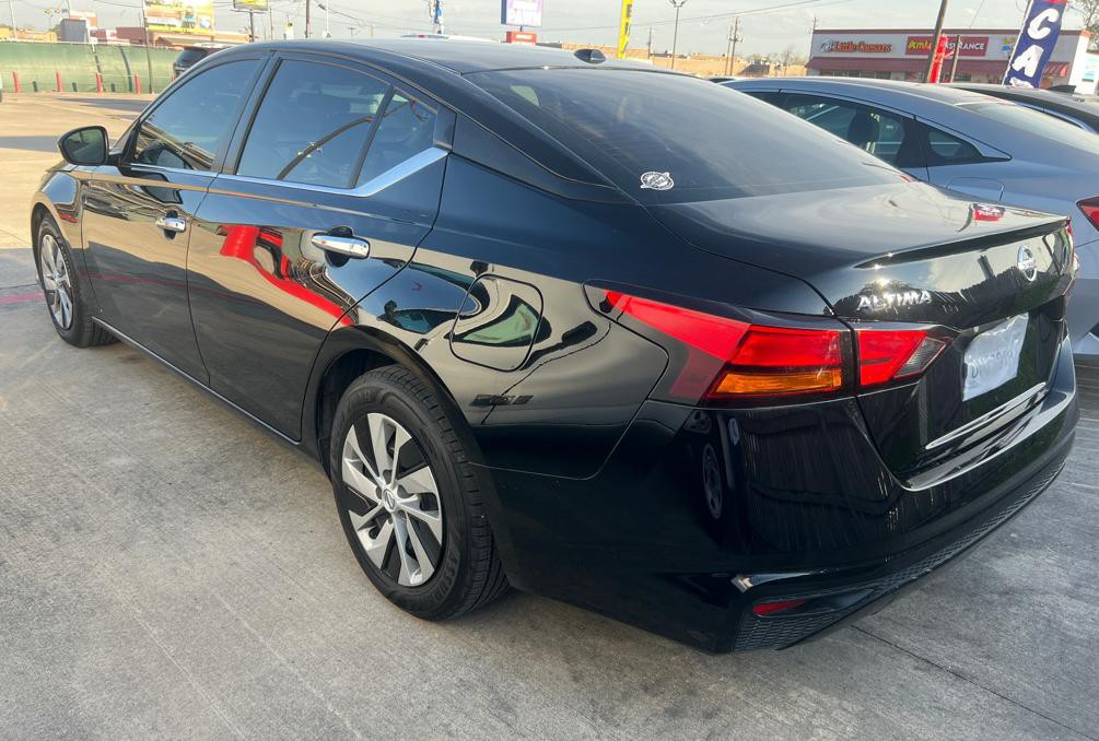 2020 Nissan Altima Image 4