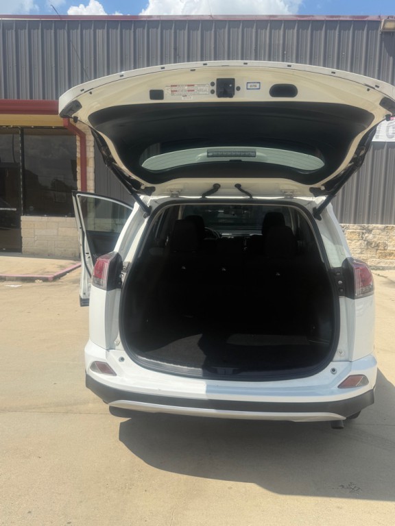 2017 Toyota Rav4 Image 4