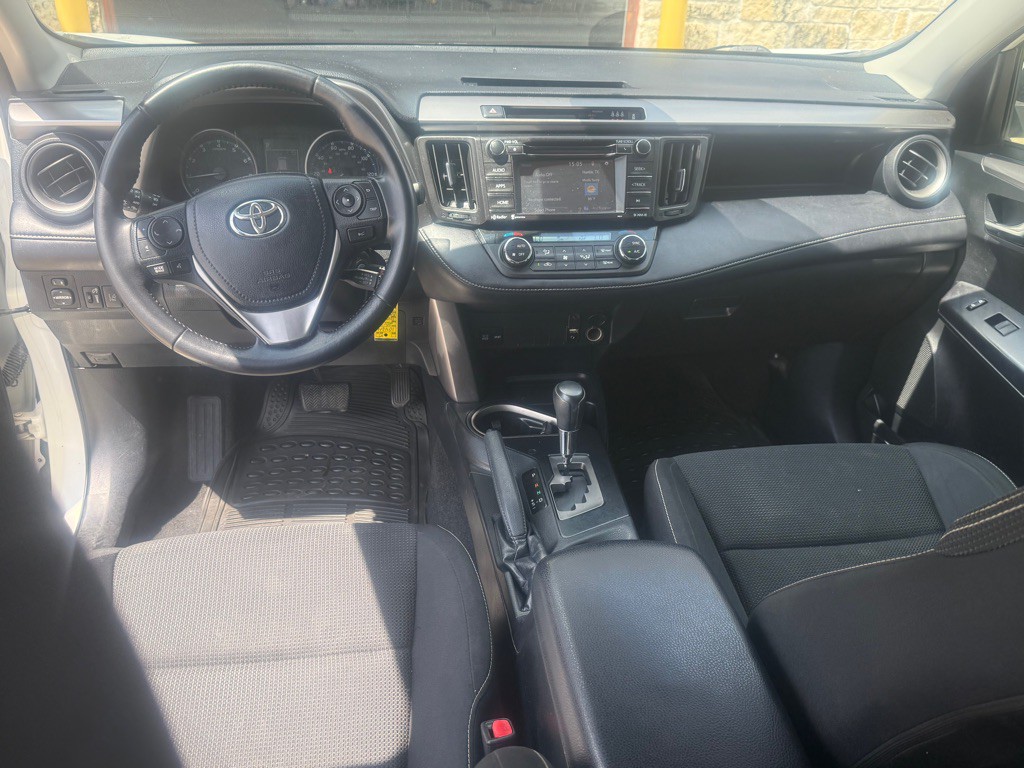 2017 Toyota Rav4 Image 8