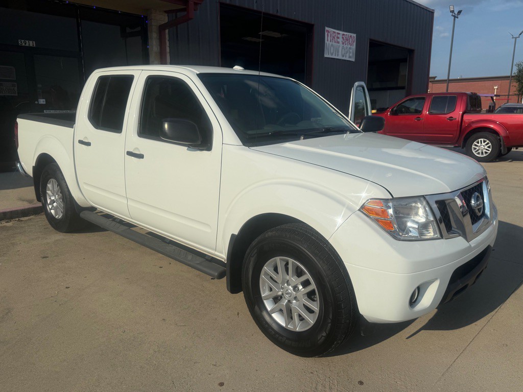 2017 Nissan Frontier Image 2