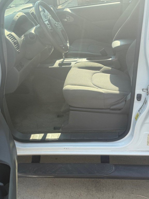 2017 Nissan Frontier Image 8