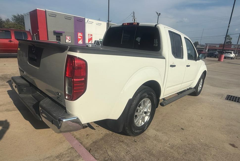 2017 Nissan Frontier Image 3