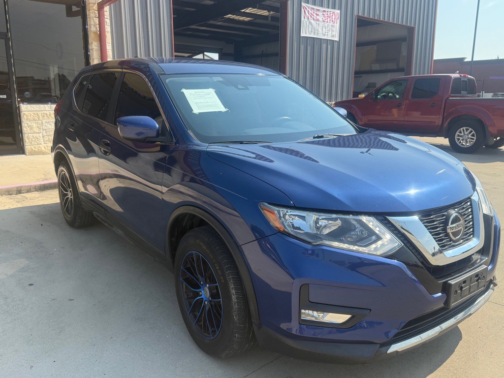 2020 Nissan Rogue Image 2