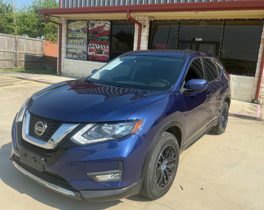 2020 Nissan Rogue Image 1