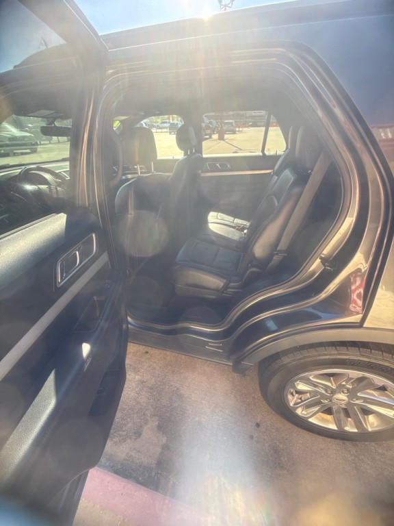 2017 Ford Explorer Image 4