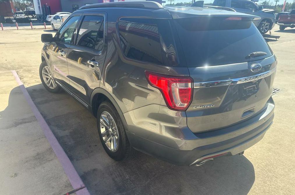 2017 Ford Explorer Image 8