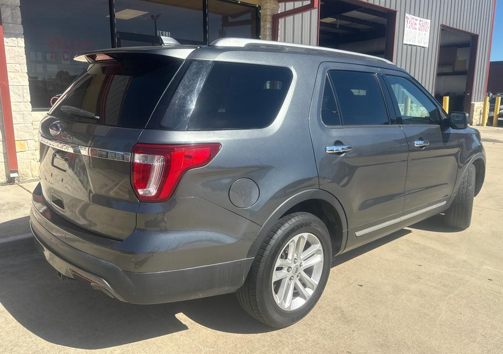 2017 Ford Explorer Image 9