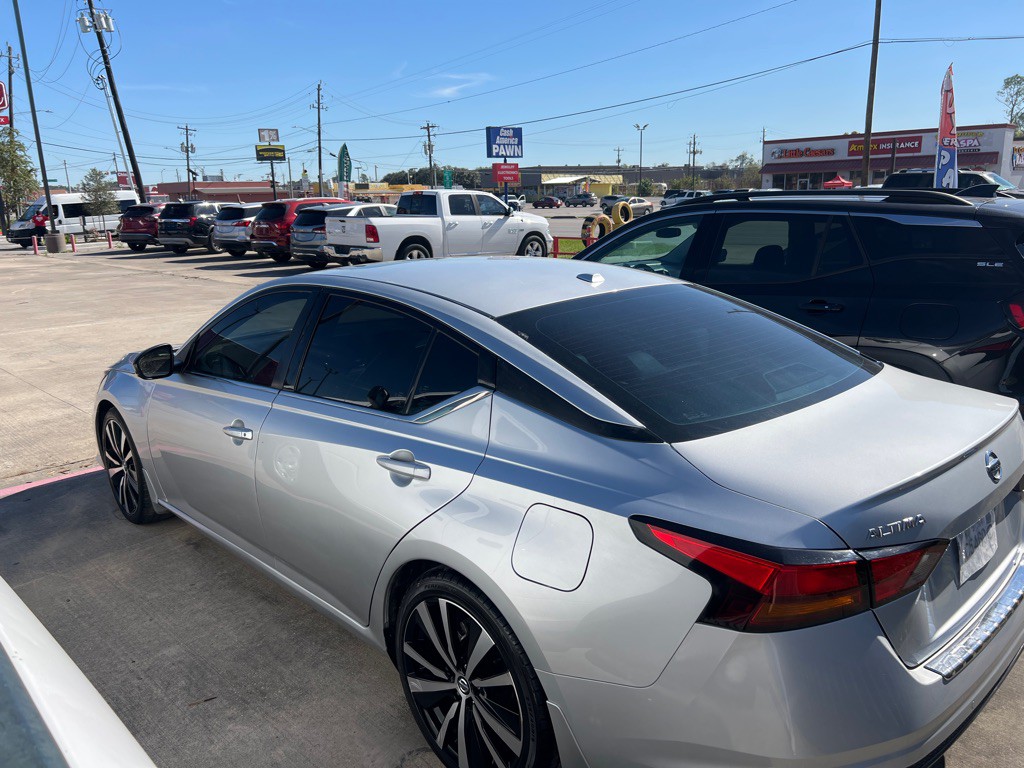 2021 Nissan Altima Image 4