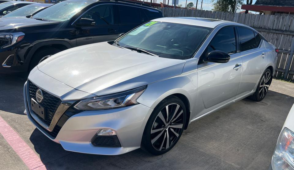 2021 Nissan Altima Image 2