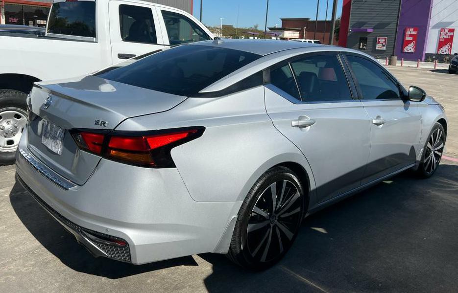 2021 Nissan Altima Image 3