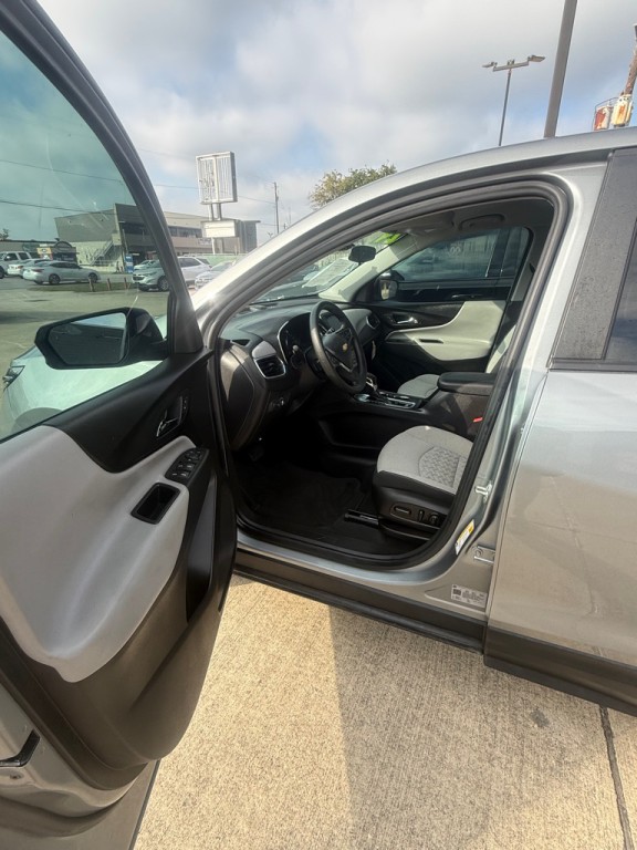 2024 Chevrolet Equinox Image 2