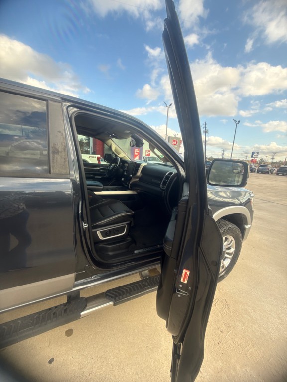 2020 RAM 1500 Image 2