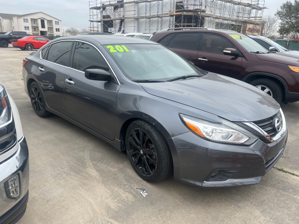 2017 Nissan Altima Image 2