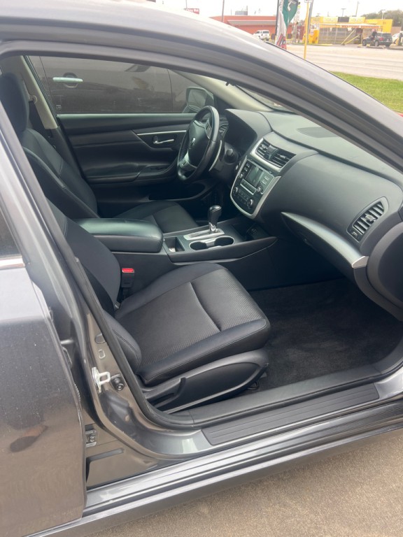 2017 Nissan Altima Image 3