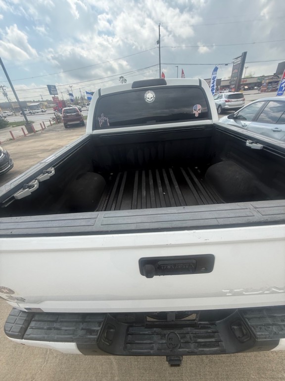 2015 Toyota Tundra Image 10