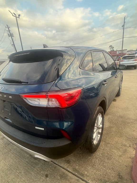 2020 Ford Escape Image 2