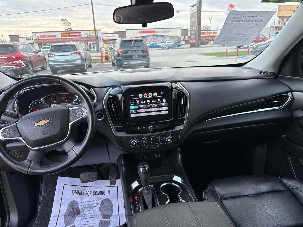 2018 Chevrolet Traverse Image 2